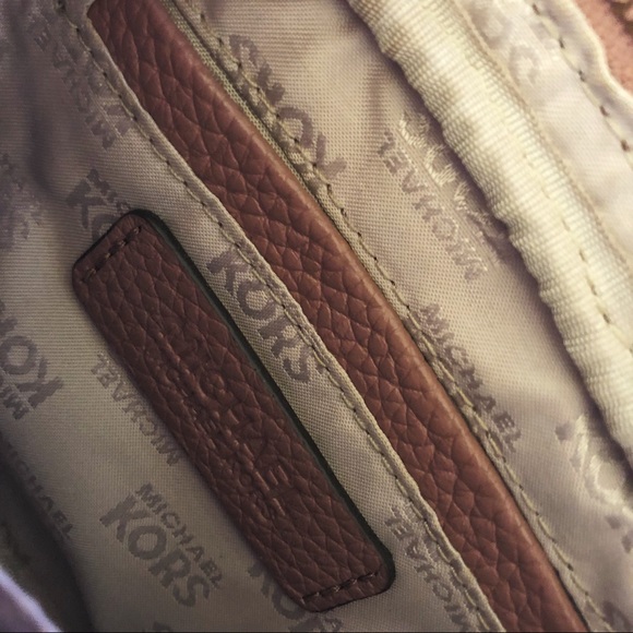 Michael Kors cross-body purse - Picture 3 of 4